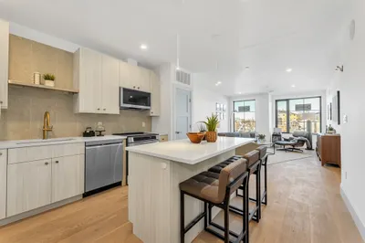 34 Oak Street #103 1
