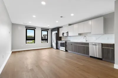 9 Central Street #209