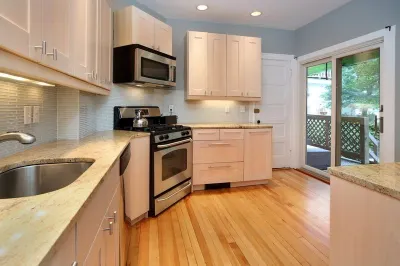 38 Maple Ave #1