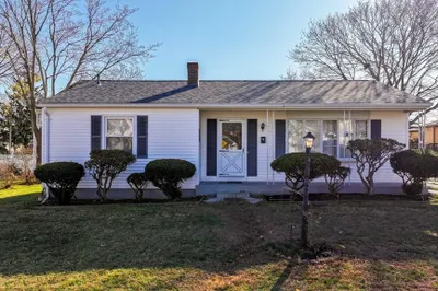 46 Aquidneck St