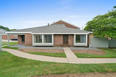 47 Rosewood Dr #47 1