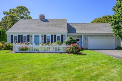 216 Forest Beach Rd 1