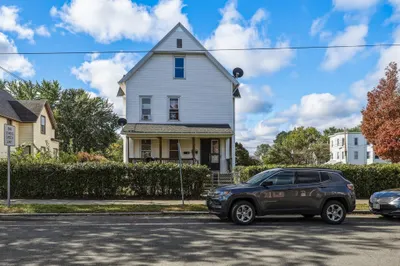 580 Main St 1