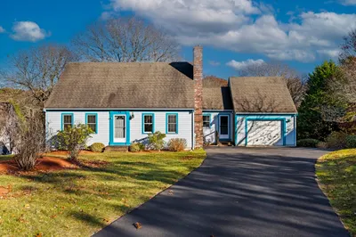 23 Meadowood Ln