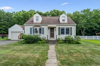 24 Cornell St