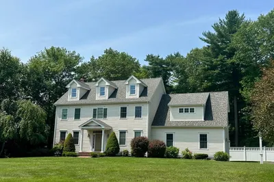 20 Laurelwood Dr