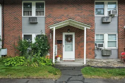 125 Manor Court #125 1
