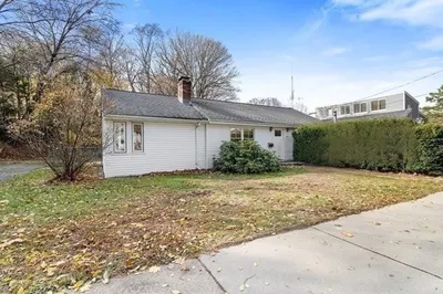 351 Winchester St