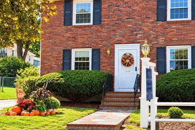 37 Nahanton Ave 1