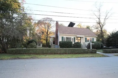 109 Howe Street 1