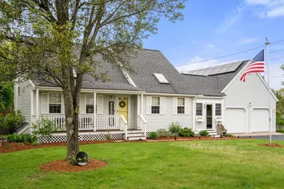 77 Gregory Dr 1