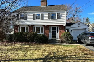 16 Venture Dr 1