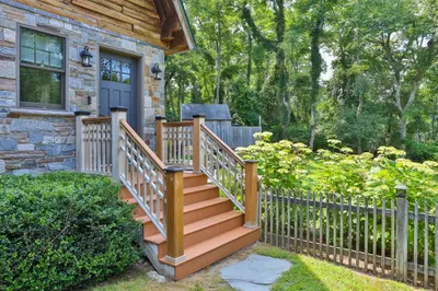 1 Great Hill Rd