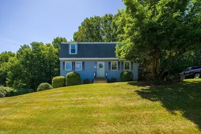 119 Winthrop Ln