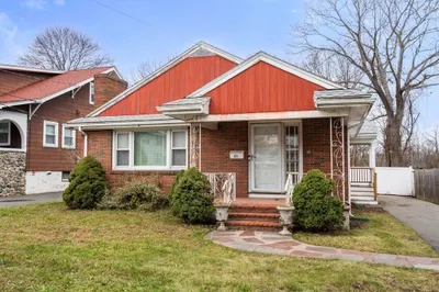 25 Margin St
