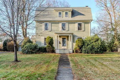 40 Farview Way 1