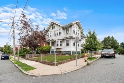 70 Greenleaf Ave 1