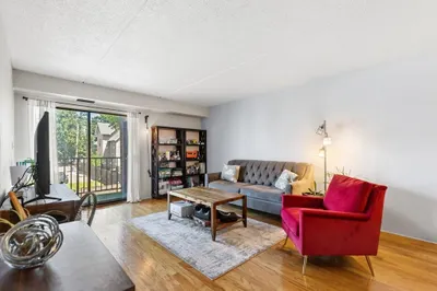 111 Devir St #201