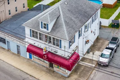 390 Main St 1