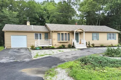 46 Lake Pkwy