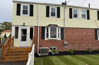 49 River St #49