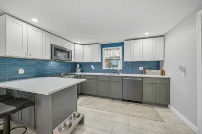 75 Barrows St