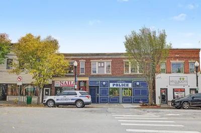 207-209 Main St 1