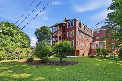 16 Middlesex St #8 1