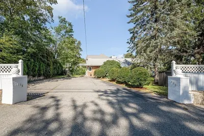 351 William St 1