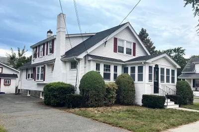 105 Narragansett Rd #2 1