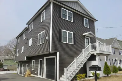 32 Gale St #1