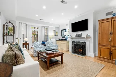 236 Marlborough St #1