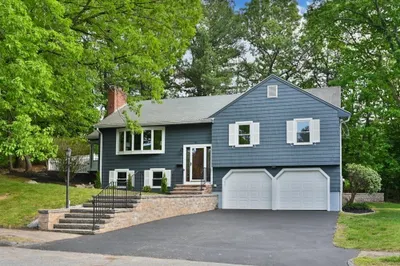 39 Doncaster Cir 1