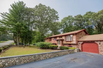 55 Stoneybrook Ln