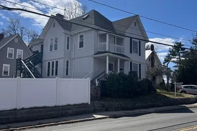 118 Temple St 1
