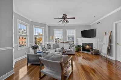 601-611 E Broadway #201