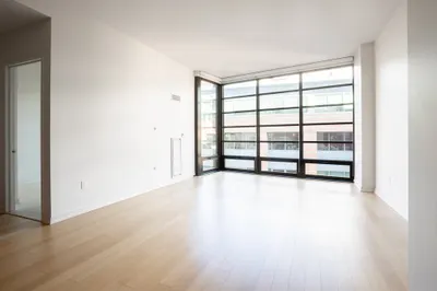 580 Washington Street #805