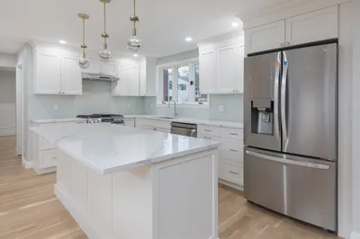 18 Longmeadow Dr 1