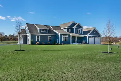 8 Acadia Dr 1