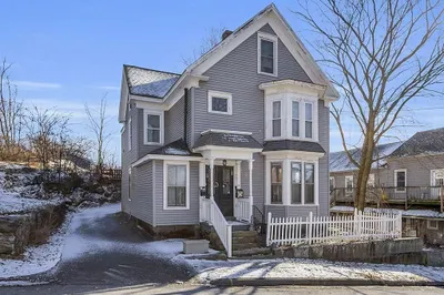 19 Columbia St #1