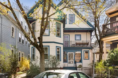 14-16 Holyoke Rd 1