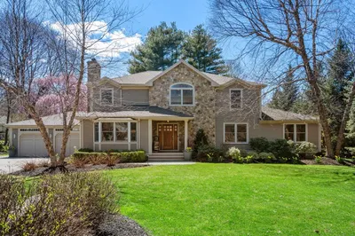 22 Crestview Road 1