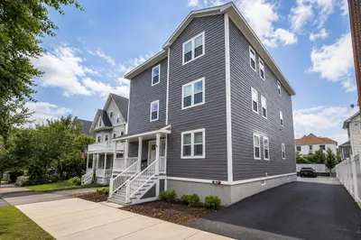 128 Waverly Street #1 1