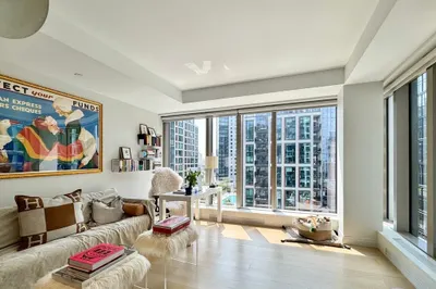 133 Seaport Blvd #1005