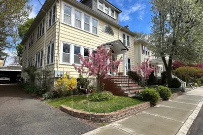 74 Stearns Rd #1