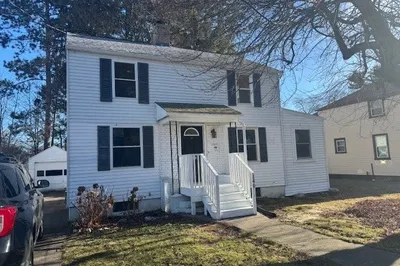 140 Sycamore Street 1
