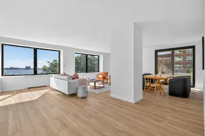 65 East India Row #6F