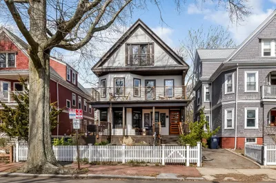151 Magazine St #3 1