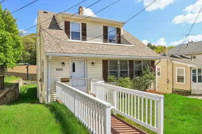 1131 Main St 1