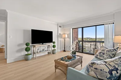 15 N. Beacon St #910 1